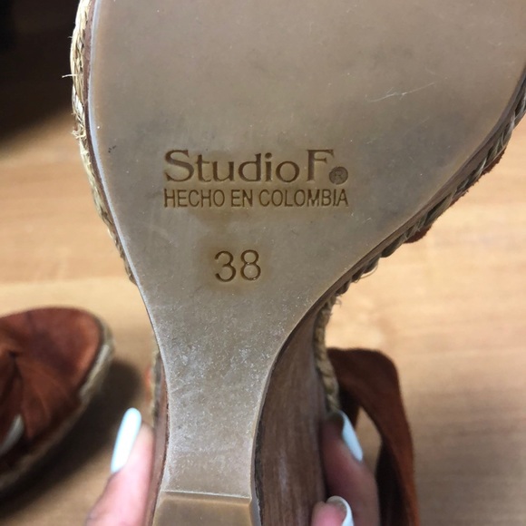 Sandals - Picture 3 of 5